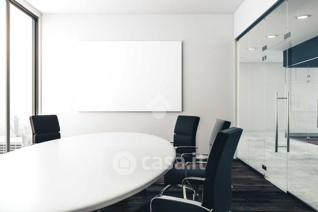 Ufficio in commerciale in 