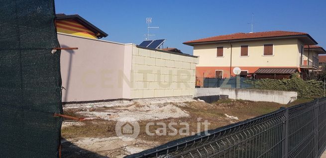 Terreno agricolo in commerciale in Via Pontida 79 a