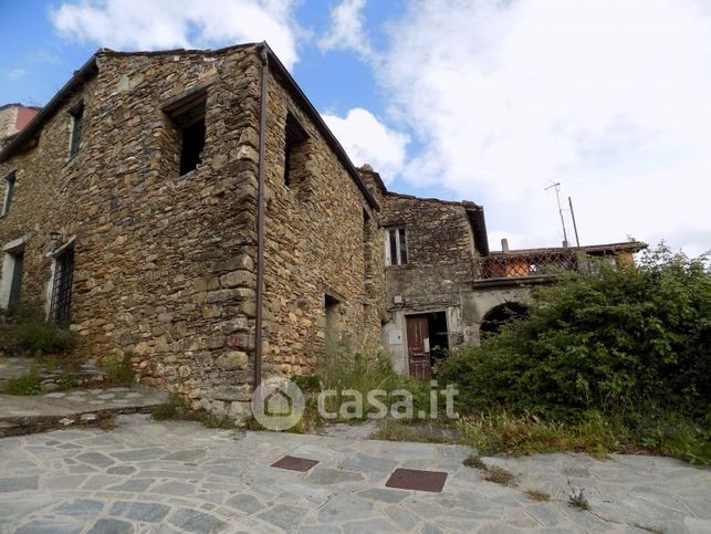 Rustico/casale in residenziale in Frazione Ligo