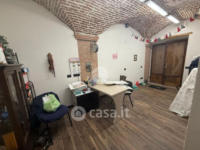 Capannone in commerciale in Via Paglia