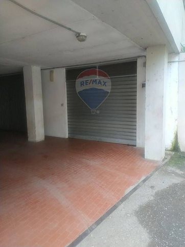 Box/posto auto in residenziale in Via F.lli Rosselli