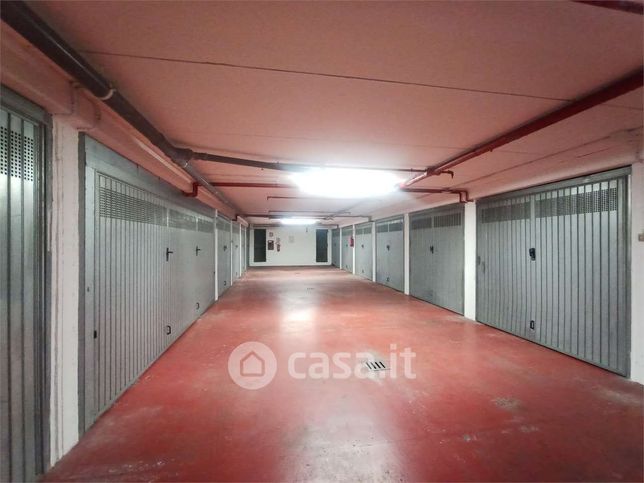 Box/posto auto in residenziale in Via Dante Alighieri