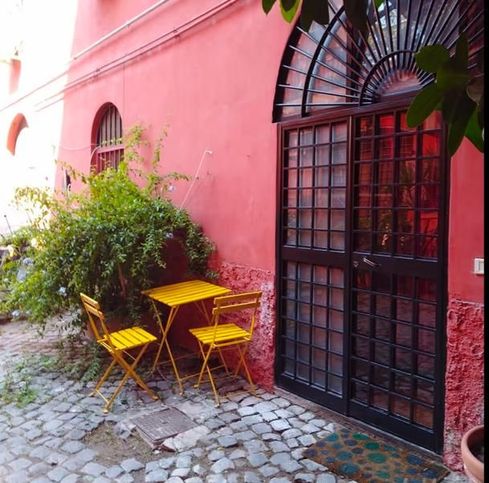 Loft in residenziale in Via degli Equi