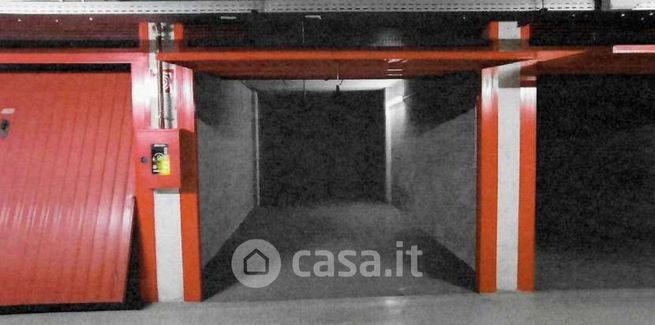 Box/posto auto in residenziale in Via Carlo Imbonati