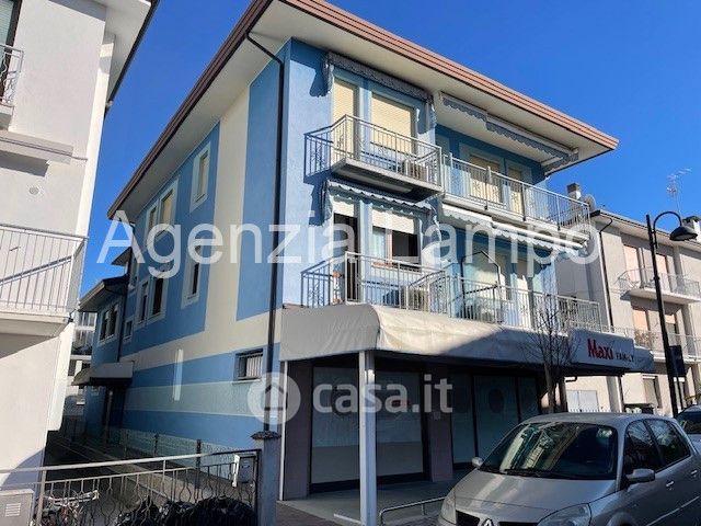 Appartamento in residenziale in Viale dell'Artigiano 8 -38