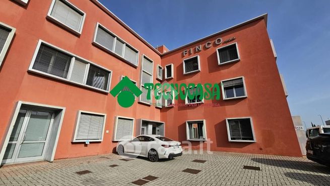 Ufficio in commerciale in Via degli Olmi 43