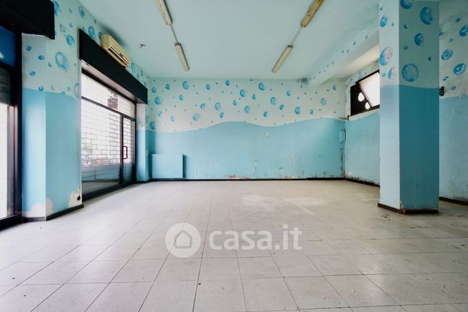Ufficio in commerciale in Via Galdina