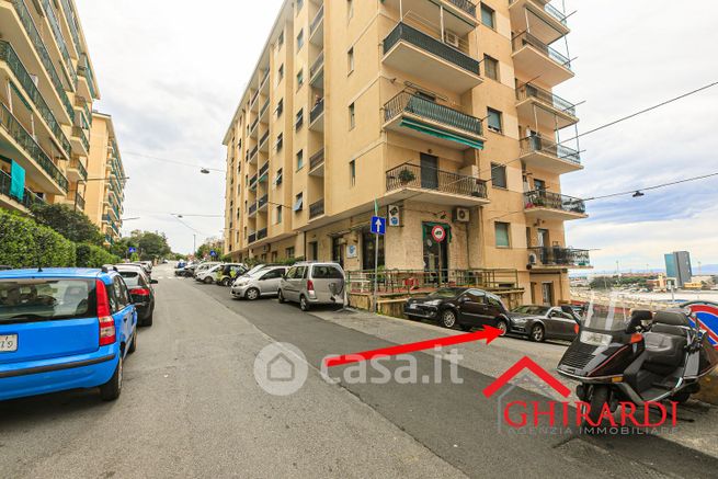 Box/posto auto in residenziale in Via dell'Acciaio 89