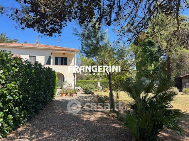 Villa in residenziale in 
