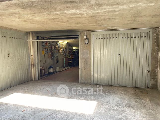 Box/posto auto in residenziale in Via Gerenzano