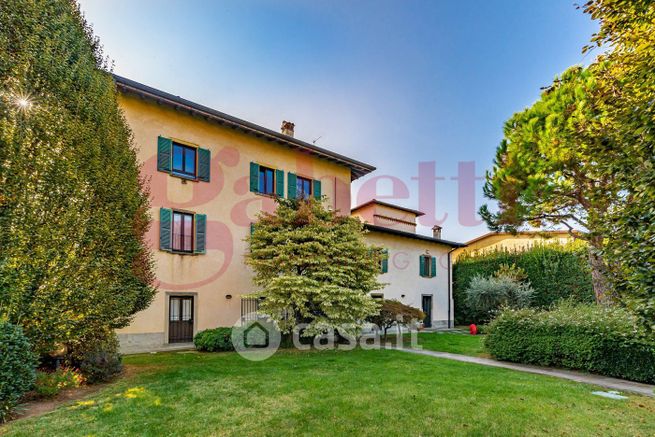 Villa in residenziale in Via Vittorio Gasparini 16 A