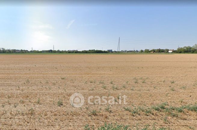 Terreno edificabile in residenziale in Viale Campania