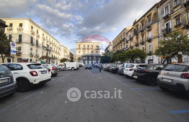 Attività/licenza (con o senza mura) in commerciale in Piazza Ettore Majorana 33