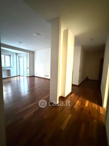 Appartamento in residenziale in Via Ugo Balzani