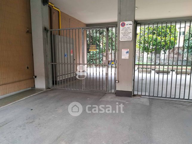 Garage/posto auto in residenziale in Via Zanardi