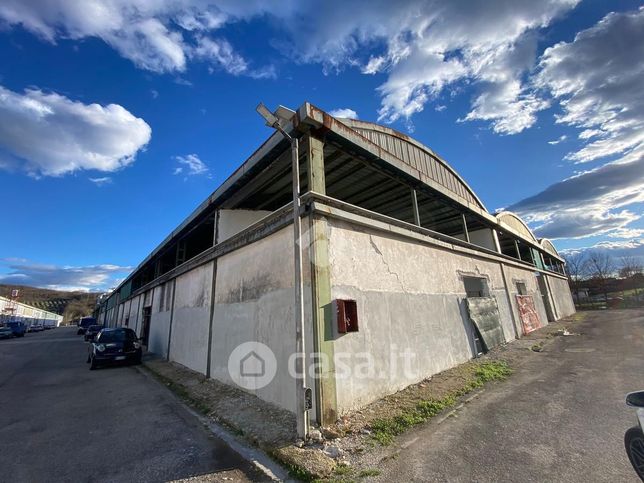 Capannone in commerciale in Via Campo la Guzza