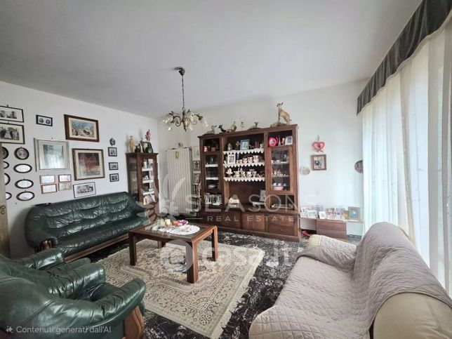 Casa indipendente in residenziale in 