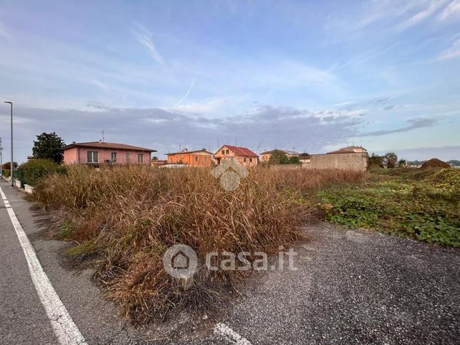 Terreno edificabile in residenziale in Via Azzanello