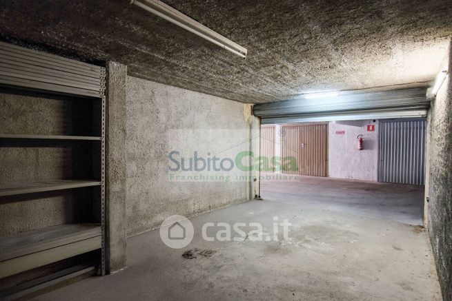 Box/posto auto in residenziale in Via Capestrano 18