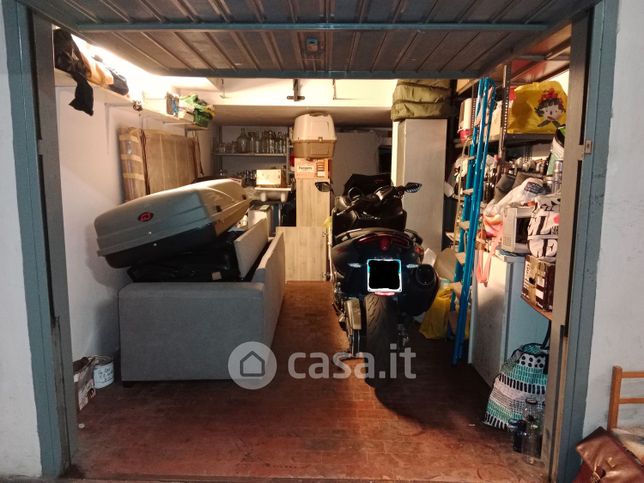 Garage/posto auto in residenziale in Salita Cataldi