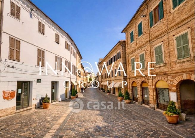 Appartamento in residenziale in Corso Persiani 36