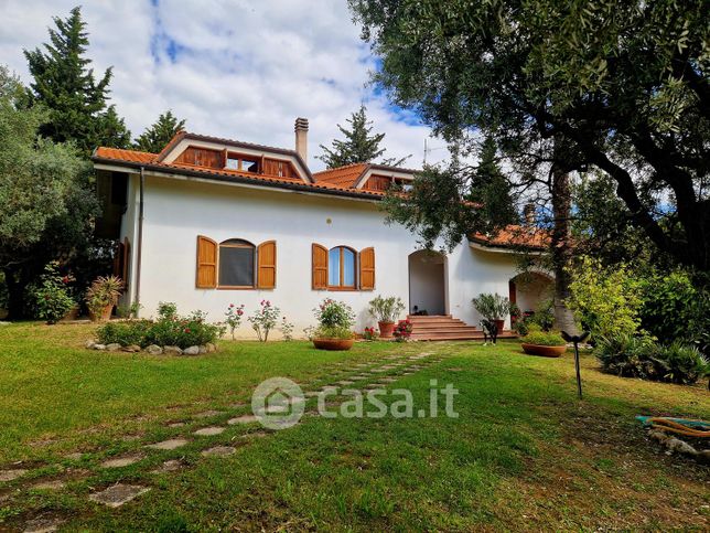 Rustico/casale in residenziale in Contrada Petrella