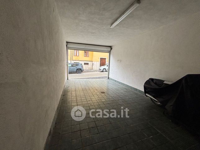 Box/posto auto in residenziale in Via Genova