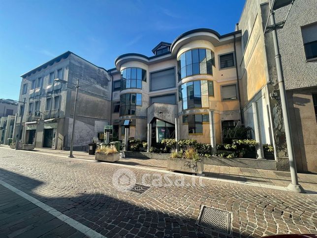 Ufficio in commerciale in Via Cavour