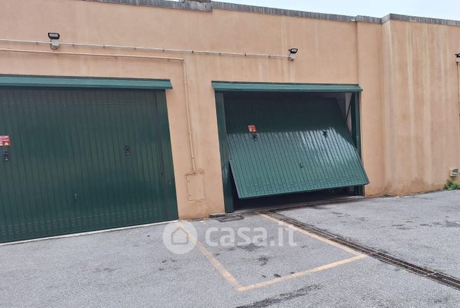 Garage/posto auto in residenziale in Via Mansueto 24 Ar