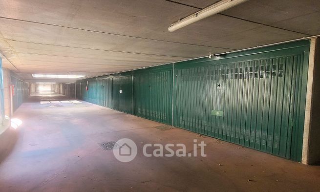 Box/posto auto in residenziale in Via Enrico Mattei 65