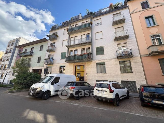 Ufficio in commerciale in Via Francesco de Sanctis 54