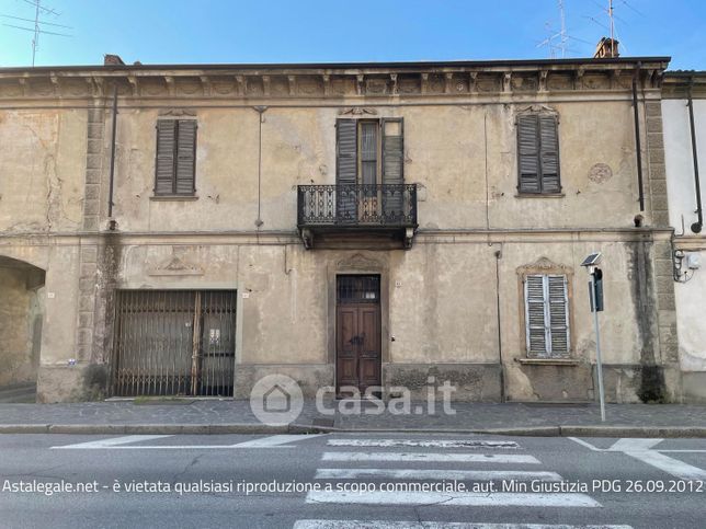 Casa indipendente in residenziale in Via Torino 63