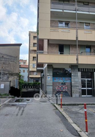 Box/posto auto in residenziale in Corso Novara 4