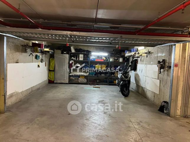 Garage/posto auto in residenziale in Via Frà Cristoforo 4