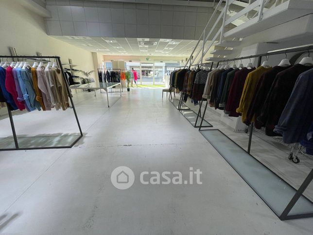 Capannone in commerciale in Via dei Cardatori