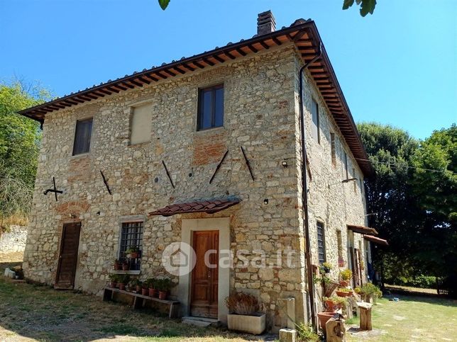 Casa indipendente in residenziale in 