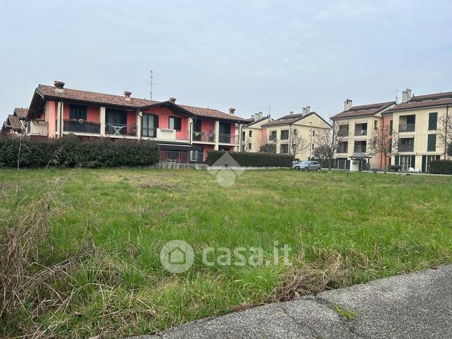 Terreno edificabile in residenziale in Via Salvatore Quasimodo