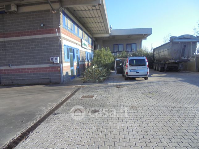 Capannone in commerciale in Vicolo Abruzzi