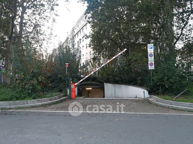 Garage/posto auto in residenziale in Via Federico Ozanam 6 A