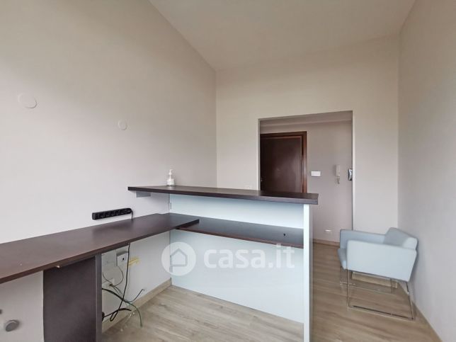 Ufficio in commerciale in Corso Europa 26