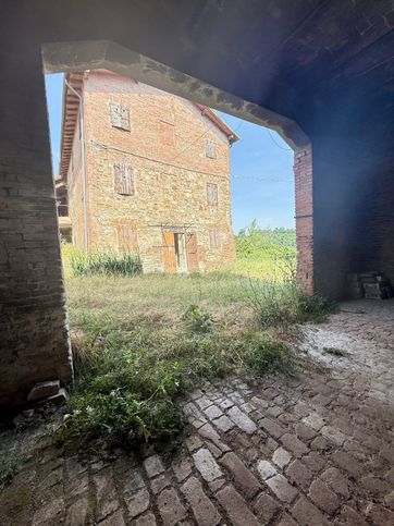 Rustico/casale in residenziale in Via Statutaria