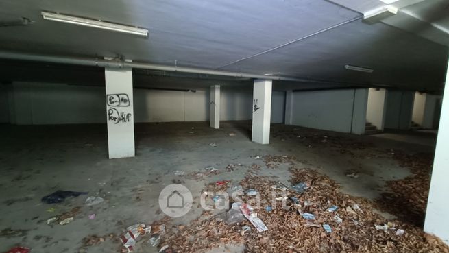 Box/posto auto in residenziale in Via di Sotto 10