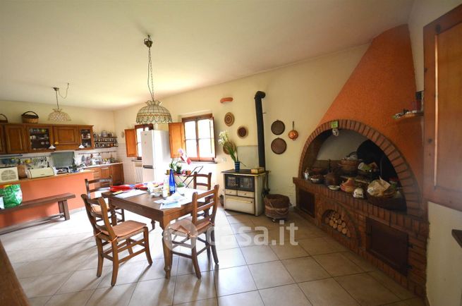 Villa in residenziale in 