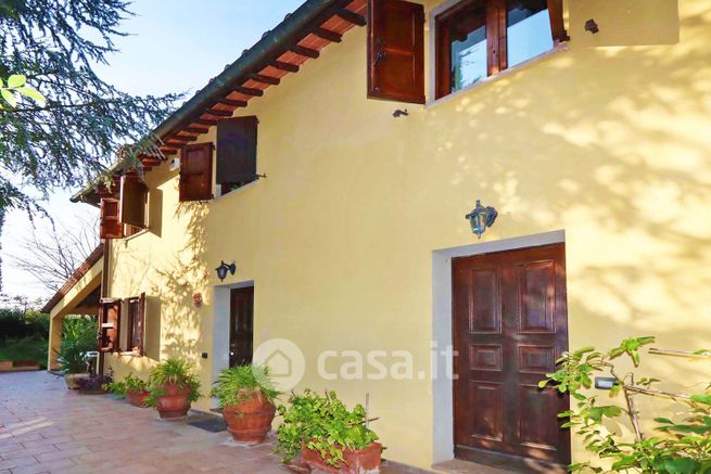Villa in residenziale in Via Poppiano 10