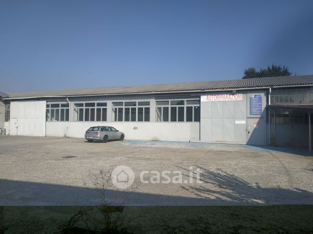 Capannone in commerciale in Via Venaria 89