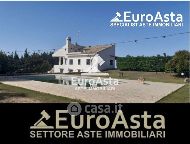 Villa in residenziale in SP25