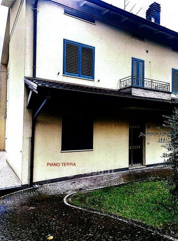 Casa indipendente in residenziale in Via Nazionale 337