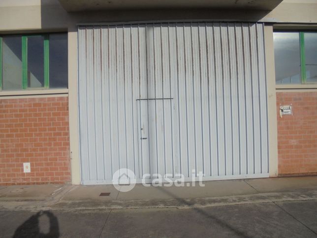 Capannone in commerciale in Via Tabellata