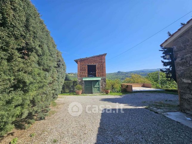 Casa indipendente in residenziale in 