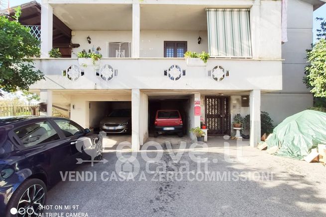 Appartamento in residenziale in Via Colle Paccione 3